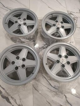 4ks alu disky 5x112 r15 Penta Mercedes