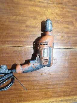 Black & Decker CD714CRES Vrtačka s příklepem 710W CD714CRES