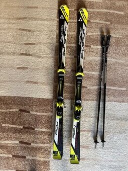 Prodám lyže Fischer RC4 Superior SC + vázání + hůlky LEKI