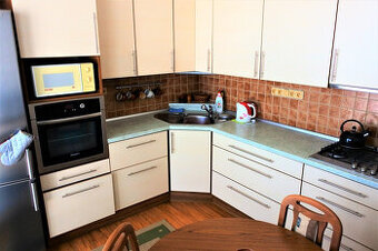 Byt 3+1, dvě lodžie, Karla IV. , Pardubice