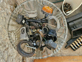 fiat maluch 126p zbytek náhradních dílů, ne vše je na foto