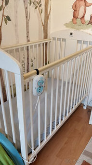 postýlka s monitorem dechu