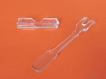 Servírovací vidlička - broušené sklo.