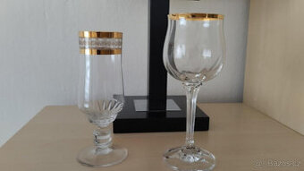 SADA SKLENIC NA VÍNO - 2 DRUHY