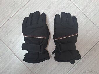 Zimní rukavice Crivit vel. 6 (cca 10 let)