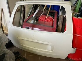 Zadní 5. dveře na Citroen C8