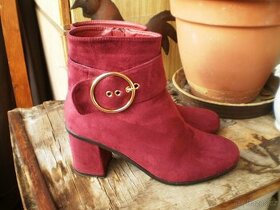 Krásné dámské boty nové