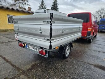 Vlek hliníkové bočnice