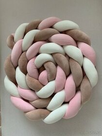 Nový růžový mantinel cop do dětské postýlky 3m