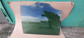 sklo dveří pravé zadní-tmavé VW Tiguan 5NA845026A