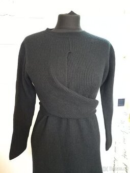 Černé vlněné šaty