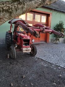 Prodám traktor Renault - 1