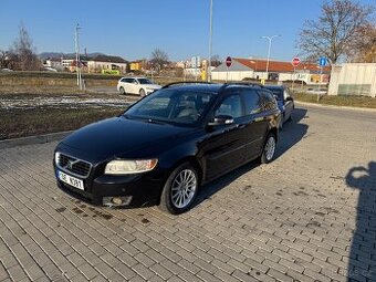 Volvo V50 2,0d 100kW, R design, tažné zařízení