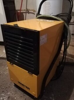 Pronájem vysoušeče / odvlhčovače MASTER DH 752