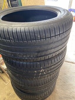 Falken 295/45 R20 sada