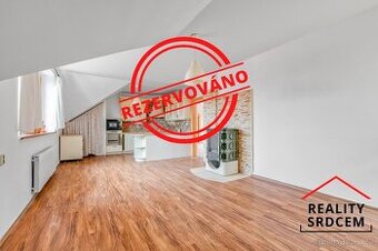 Pronájem zrekonstruovaného bytu 3+kk s pracovnou v RD, 119 m