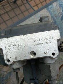 Bmw e39 ABS kostka 000