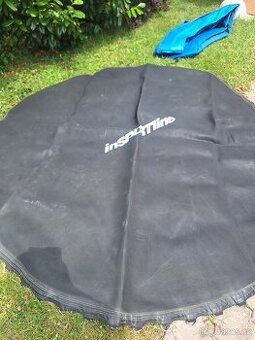 trampolina