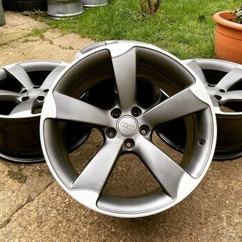 Audi Rotor Orig disky 9x19 ET33 - Sháním