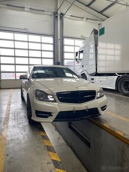 Mercedes Benz C220cdi - W204 COUPE