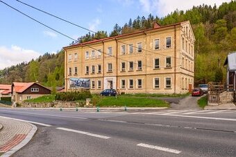 Prodám objekt bývalé školy Desná III