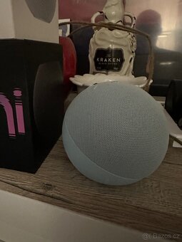 Amazon Echo Dot 5 Hodiny