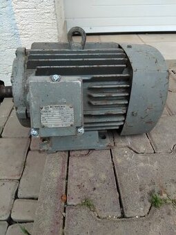 Asynchronní elektromotor