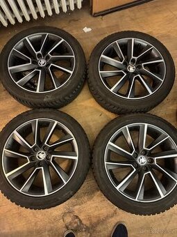 Sada kol 17’ Škoda se zimními pneumatikami Hankook