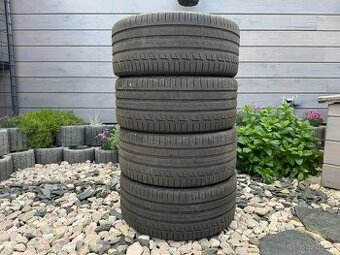 245/40 R18