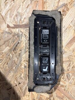 Ovládací zadní panel do dveří na MB W140