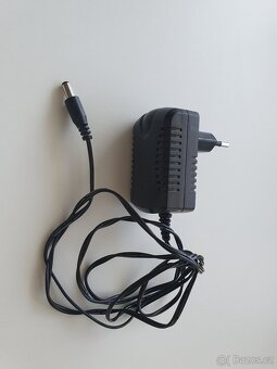 Nabíječka je určena pro elektrická vozítka s napětím 12V, 50 - 1