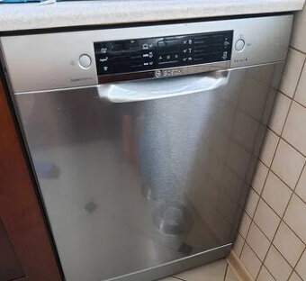Vestavná myčka Bosch nerezová 60cm