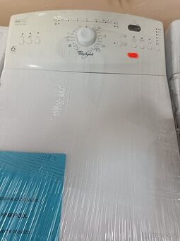 Vrchem plněná pračka Whirlpool