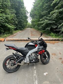 Aprilia Tuono 125