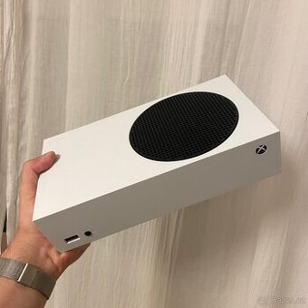 Xbox Series S + redukce pro myš a klávesnici