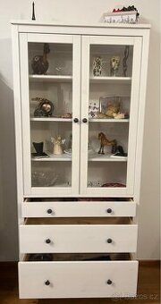 HEMNES Vitrína se 3 zásuvkami, bílé mořidlo, 90x197 cm