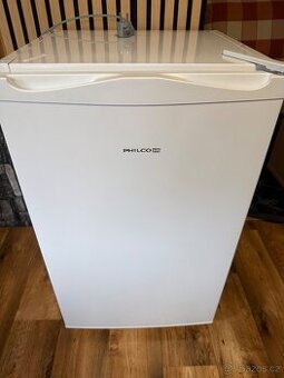 Malá lednička s mrazáčkem