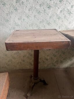 Starožitný stolek