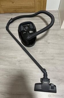 Sáčkový vysavač Sencor SVC 45BK + sáčky do vysavače