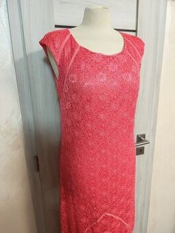 Dlouhé krajkované šaty