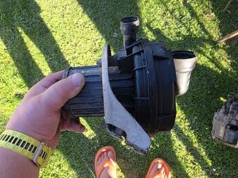 Audi A8 Sekundární vzduchové čerpadlo