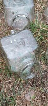 Staré skleněné dózy UP