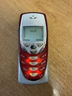 NOKIA 8310 (dva kusy) v perfektním stavu s novou baterií