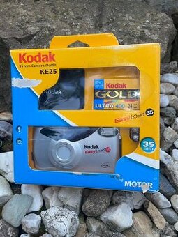 Analogový fotoaparát Kodak v origo balení, nový