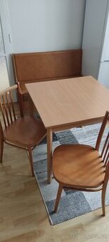 Jídelní stůl a židle