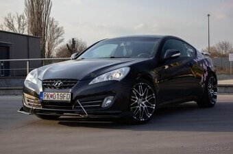 Hyundai Genesis Coupe MANUÁL RWD