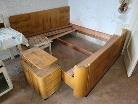 Kompletní ložnice stará postel stolky skříně zrcadlo