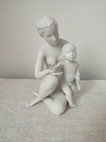 Royal dux porcelánová soška matka s dieťaťom