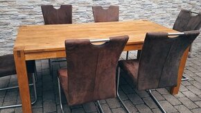 Masivní dubový jídelní stůl+ 6 židlí