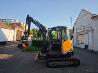 Pásový bagr Minibagr Volvo ECR35D r.v. 2017  Nové pásy